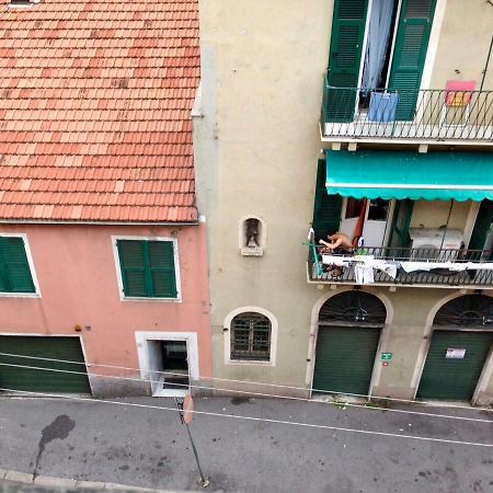 Una Stanza In Un Appartamento Genova Exterior foto